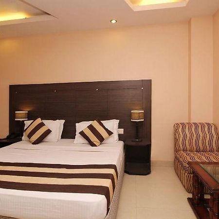 Hotel Kyron Дели Экстерьер фото
