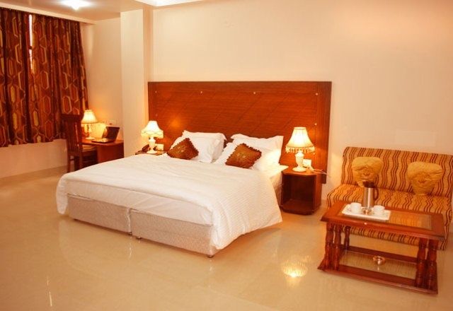 Hotel Kyron Дели Экстерьер фото