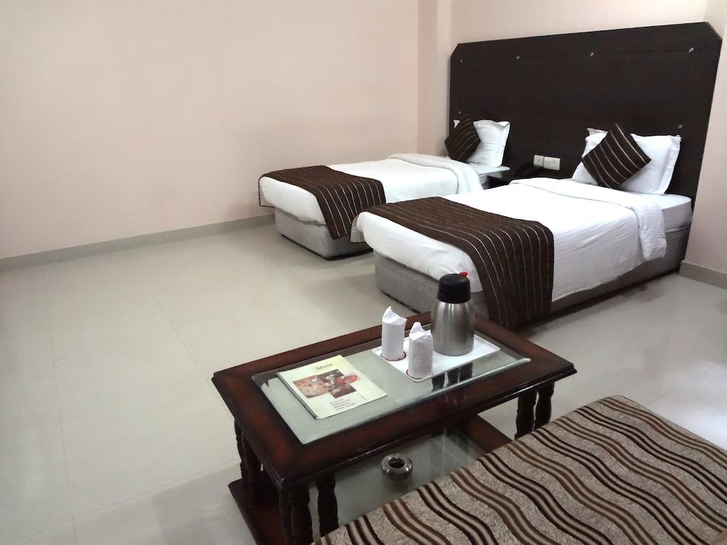 Hotel Kyron Дели Номер фото