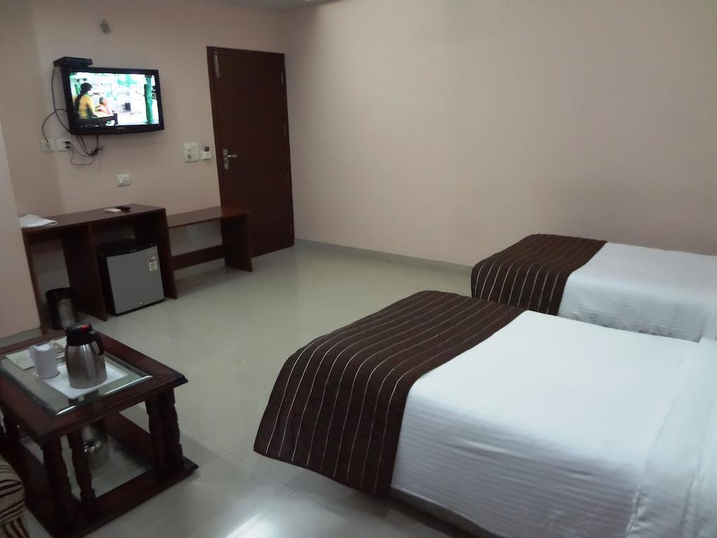 Hotel Kyron Дели Номер фото