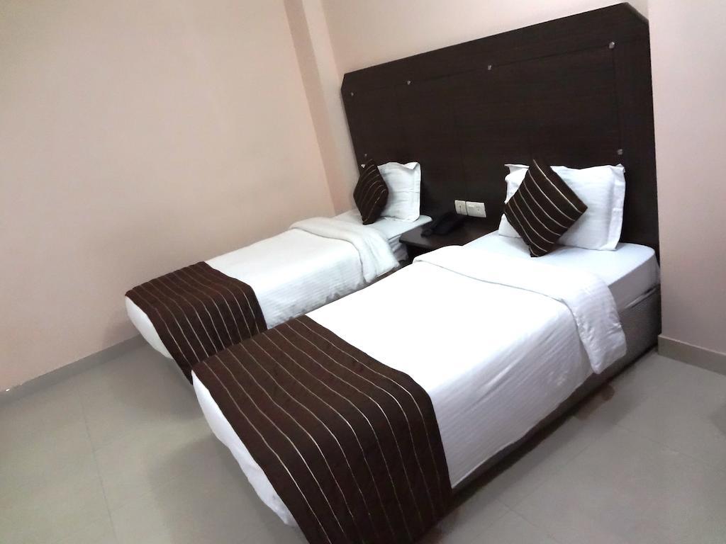 Hotel Kyron Дели Номер фото