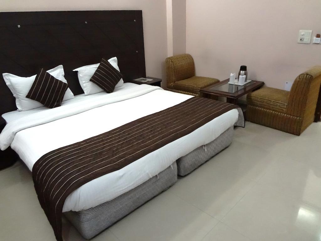 Hotel Kyron Дели Номер фото