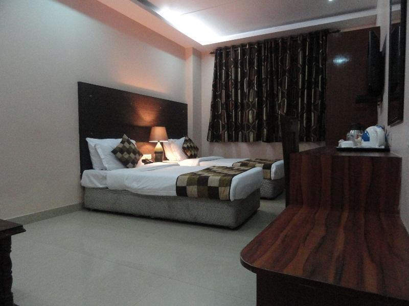 Hotel Kyron Дели Экстерьер фото